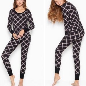 Victoria's Secret Pajama Set XL‎ Black Plaid Long Sleeve Top & Pants Sleepwear